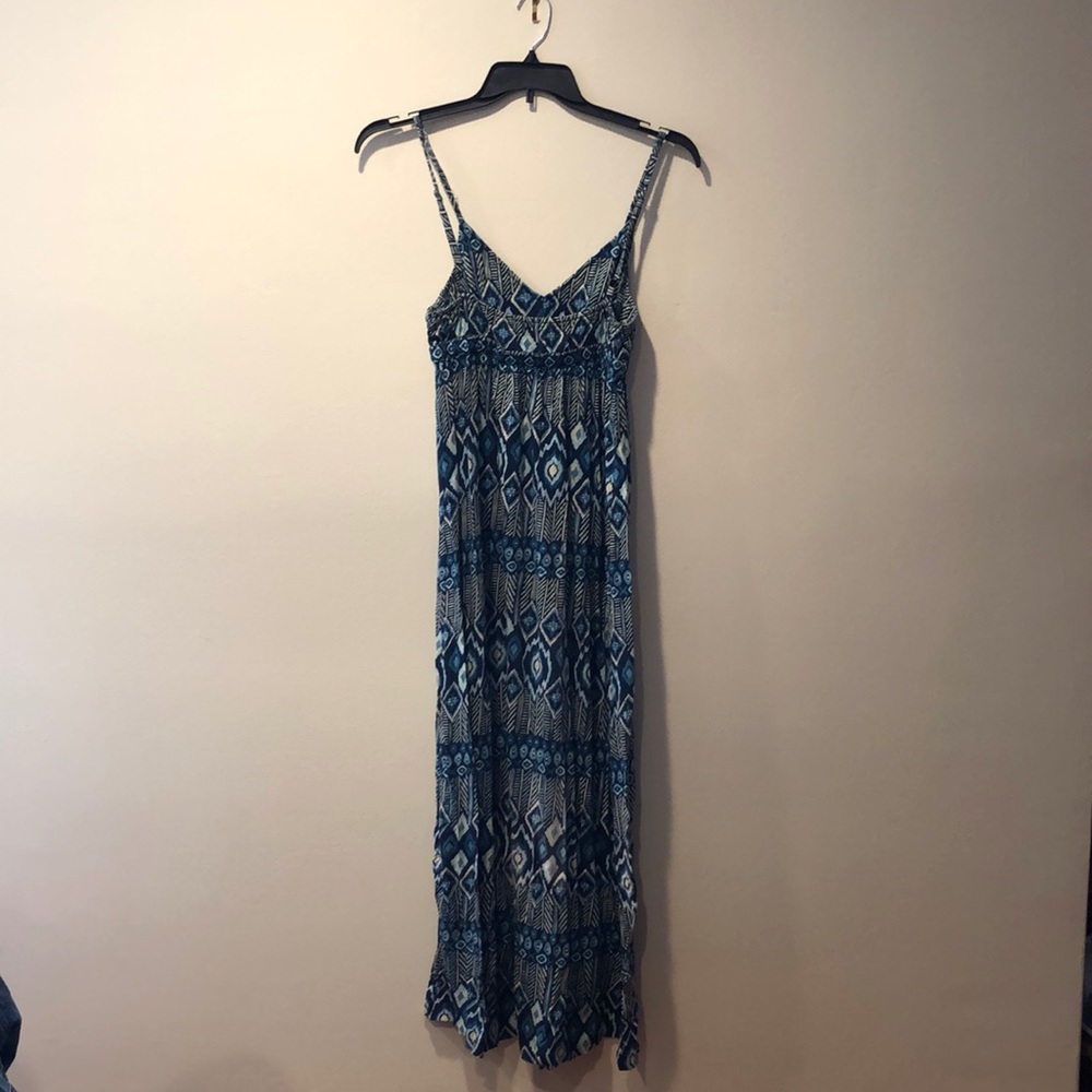 Lucky brand beautiful blue adjustable strap tribal print dress, long length